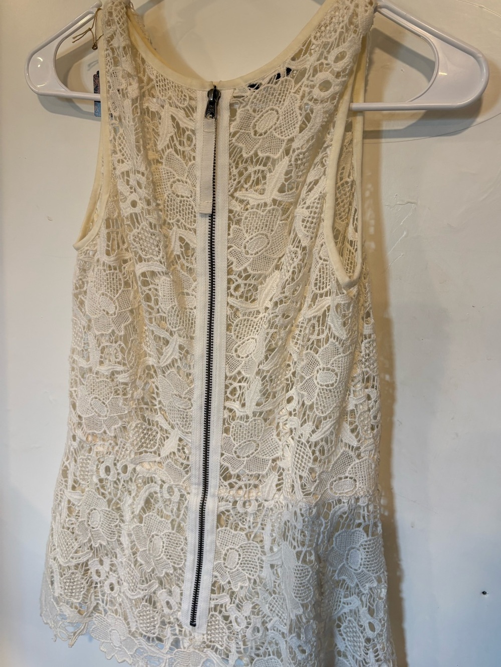CAbi ~ Cream Ivory Crochet Lace Shell Tank Top Shirt